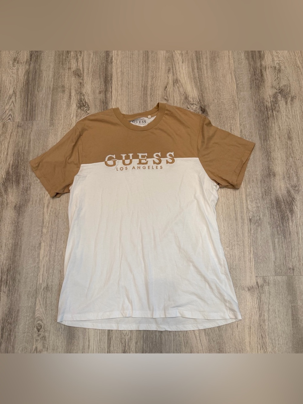 Guess Los Angeles Colorblock Logo T-Shirt Beige White XL - Picture 1 of 2